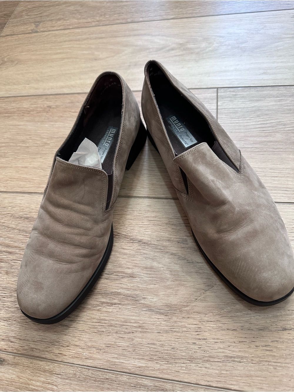 Munro 1971 Women’s Size 8 M Taupe Suede Loafer Pumps Block Heel Slip On